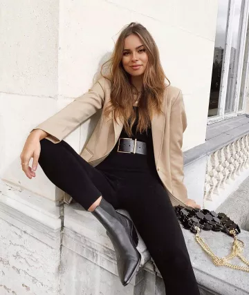 Bottines Sandro de Jodie sur le compte Instagram de @jodielapetitefrenchie