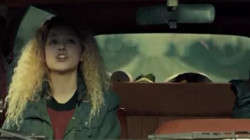The blonde wig curly Helena (Tatiana Maslany) in the series Orphan Black (S02E06)