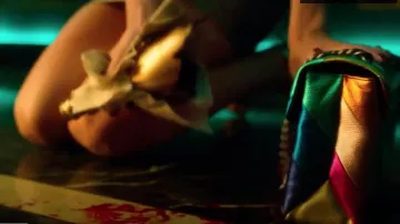 Multi-Coloured Shoulder Chain Bag of Carla (Ester Expósito) in Elite (S03E01)