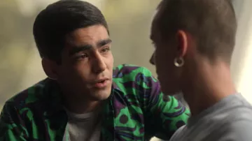Kenzo Flying Phoenix Camisa Oversize usada por Omar (Omar Ayuso) en Elite (S03E08)