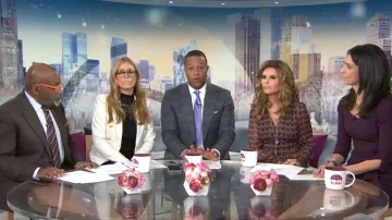  Vestido estampado de Wilfred usado por Maria Shriver en today march 10, 2020