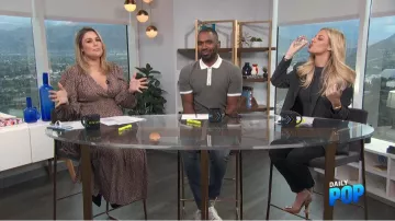 Amina Muaddi Begum Embelli escarpins en Cuir portés par Morgan Stewart sur E! News Du 12 Mars 2020