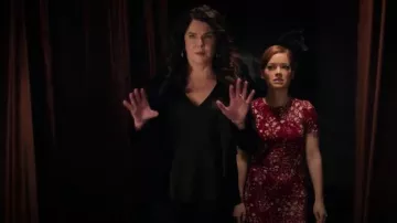 Floral Short Sleeve Midi Dress worn by Zoey (Jane Levy) in Zoey's Extraordinary Playlist Season 1 Episode 6