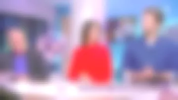 The Sweater collar buttoned Marion Ruggieri in C to You of march 13, 2020