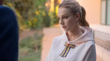 The sweatshirt hoody pink Maje Carla (Ester Expósito) in Elite (S03E04)