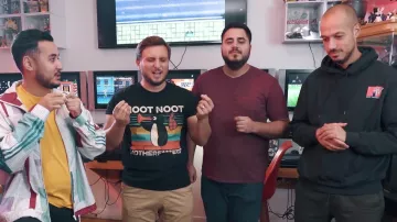 The hoody MTV by Raphael Carlier in ARCADE BATTLE : you lose, you let to grow for 6 put*** of the month feat. Doigby and Gotaga