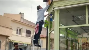 Black Sneakers worn by Guzmán (Miguel Bernardeau) Elite Season 3 Episode 3