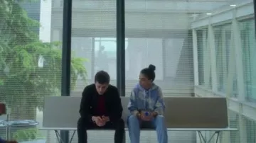 Hood­ed Cloud Print Fleece worn by Ander (Claudia Salas) in Elite Season 3 Episode 2