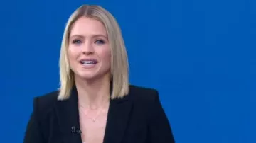 Veronica Beard Miller Dick­ey Jack­et worn by Sara Haines on Good Morning America March 16, 2020