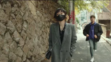 Sil­ver Chain Neck­lace worn by Jo Yi Seo (Kim Da-mi) in Itaewon Class Season 1 Episode 5