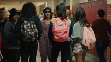 Jansport pink backpack as seen in Stargirl movie