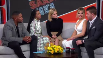 Bcbgmaxazria Draped Chiffon Top usado por Giannina Gibelli en Good Morning America marzo 13, 2020