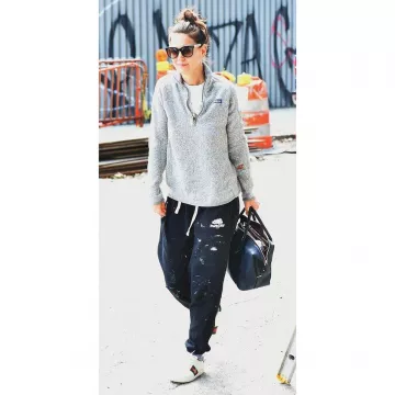 Gucci Ace Em­broi­dered Sneak­er worn by Katie Holmes New York City March 16, 2020