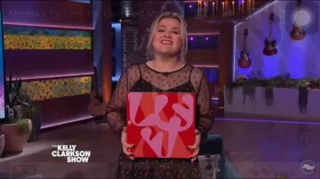Monique Lhuillier à Manches Longues Cœur Midi Robe portée par Kelly Clarkson Kelly Clarkson Montrer le 17 Mars 2020