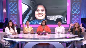 Rag & bone Libby Polo acanalado de manga corta usado por Amanda Seales en The Real 16 de marzo de 2020