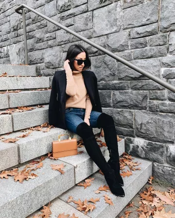 Suéter de cuello de tortuga de Crystalin Da Silva en la cuenta de Instagram @crystalinmarie