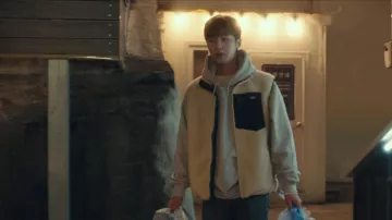 White Clas­sic Fleece Vest worn by Jang Geun Soo (Kim Dong-hee) in Itaewon Class Season 1 Episode 8