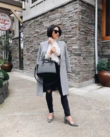 Jcrew Wool Coat of Crystalin Da Silva on the Instagram account @crystalinmarie