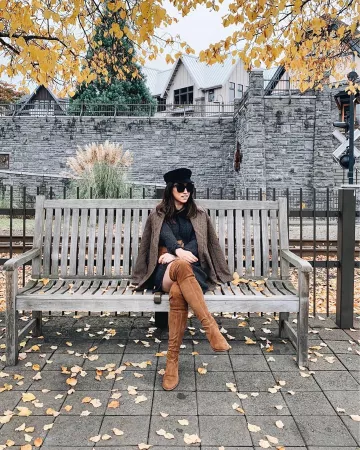 Hat Black of Crystalin Da Silva on the Instagram account @crystalinmarie