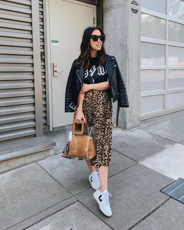 Leather Jack­et of Crystalin Da Silva on the Instagram account @crystalinmarie