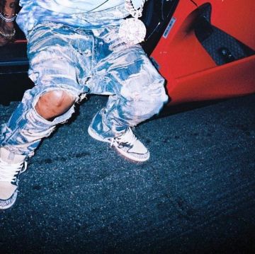 El par de zapatillas Nike SB usadas por Travis Scott en su cuenta de Instagram @travisscott 