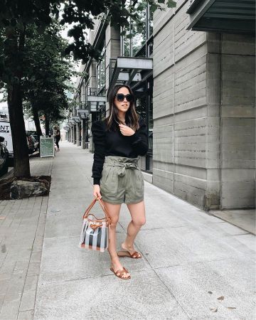 Froncé Manches Sweat-shirt de Crystalin Da Silva sur l'Instagram account @crystalinmarie