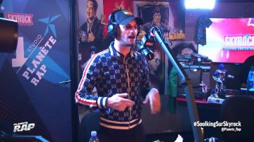 La chaqueta de chándal Gucci de Soolking en su video La kichta feat. Heuss L'Enfoiré en #PlanèteRap