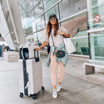 Gaspillage de Velours Jogger de LaTisha Springer sur l'Instagram account @latishaspringer