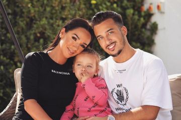 Le t-shirt Balenciaga noir porté par Jazz Correia sur le compte Instagram de @iam_billionaire