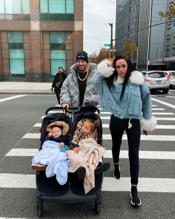 Legging Nike noir porté par Jazz Correia sur le compte Instagram de @jazztvshow