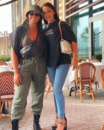 T-shirt Balenciaga porté par Jazz Correia sur le compte Instagram de @jazztvshow