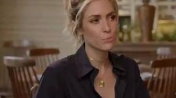 Médaille Collier porté par Kristin Cavallari en Très Cavallari Saison 3 Épisode 11
