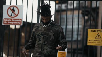 The shirt camouflage Scarlxrd in her video clip BERZERK