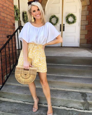 Linen Blend Shorts de Ali Smith en la cuenta de Instagram @alismithstyle