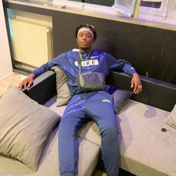 Jogging Nike Subset PK porté par kazatony   sur le compte Instagram de @kazatony_ 