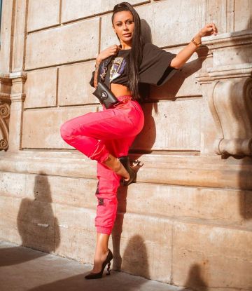 Bombas Yves Saint Laurent de Shanna Kress en la cuenta de Instagram de @shannakress83