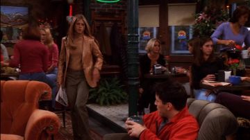 The black dress of Rachel Green (Jennifer Aniston) in Friends S07E01