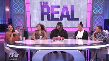 Allsaints Cancity Ruched Mini Vestido usado por Amanda Seales en The Real marzo 19, 2020