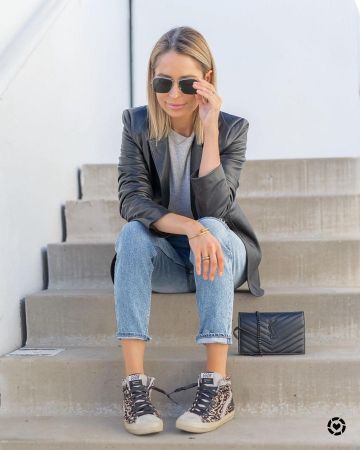 Bolso de hombro de cuero Saint laurent de Candice Mathis en la cuenta de Instagram @collectivelycandice