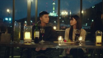 Ivory Em­bell­ished Striped Blaz­er worn by Jo Yi Seo (Kim Da-mi) in Itaewon Class Season 1 Episode 9