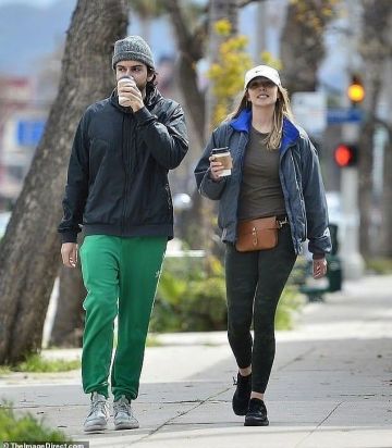 Asics Gel-Kayano 25 Baskets portée par Elizabeth Olsen Los Angeles le 21 Mars 2020