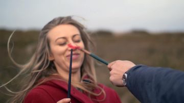 Victorinox Swiss Army Watch porté par Bob (Greg Wise) Après Louise