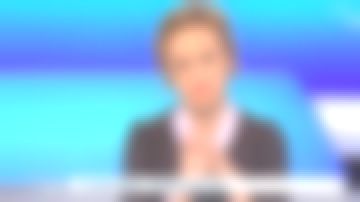 La chemise en crêpe à pois de Caroline Roux dans C dans l'air le 23.03.2020