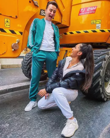 Veste Adidas verte de Hugo Posay sur le compte Instagram de @hugop0say
