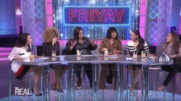 El ático Kate Metallic Leather Pumps usado por Amanda Seales en The Real marzo 20, 2020