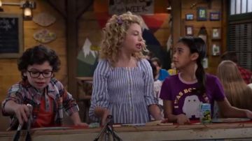 Purple Print T Shirt worn by Gwen (Scarlett Estevez) in BUNK'D Season 4 Episode 25