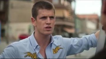 Blue Shirt worn by Guzmán (Miguel Bernardeau) in Elite Season 3 Episode 4