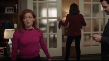 Jersey de cuello rosa usado por Zoey (Jane Levy) en zoey's Extraordinary Playlist Temporada 1 Episodio 7