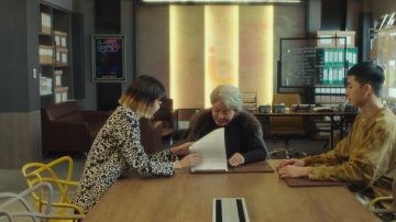 Heart Print Sin­gle Breast­ed Blaz­er worn by Jo Yi Seo (Kim Da-mi) in Itaewon Class Episode 13