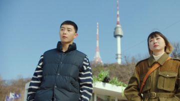 Con­trast Mil­i­tary M-65 Field Coat worn by Jo Yi Seo (Kim Da-mi) in Itaewon Class Episode 12